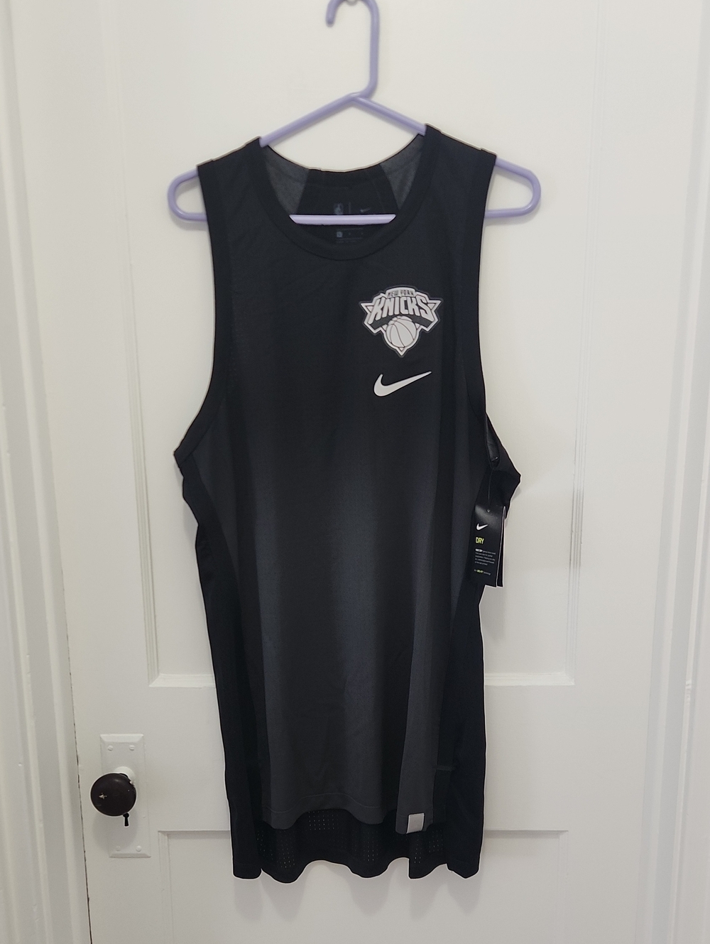 NWT New York Knicks NBA Nike Black Tank Top Size Large